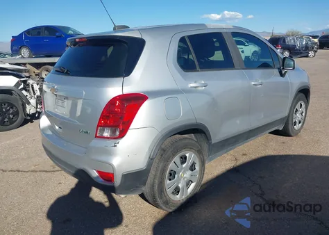 2018 Chevrolet Trax Ls z USA, uszkodzony, nr VIN KL7CJKSB7JB606175